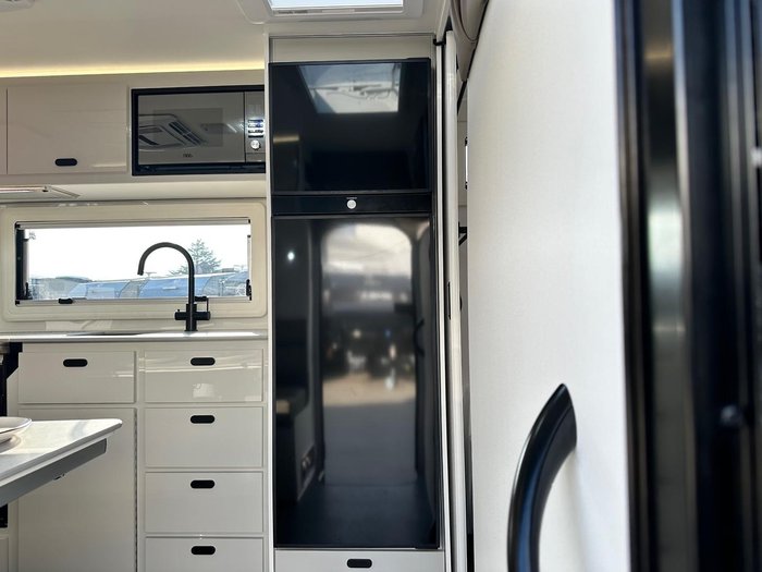 2025 JB Caravans 17'10