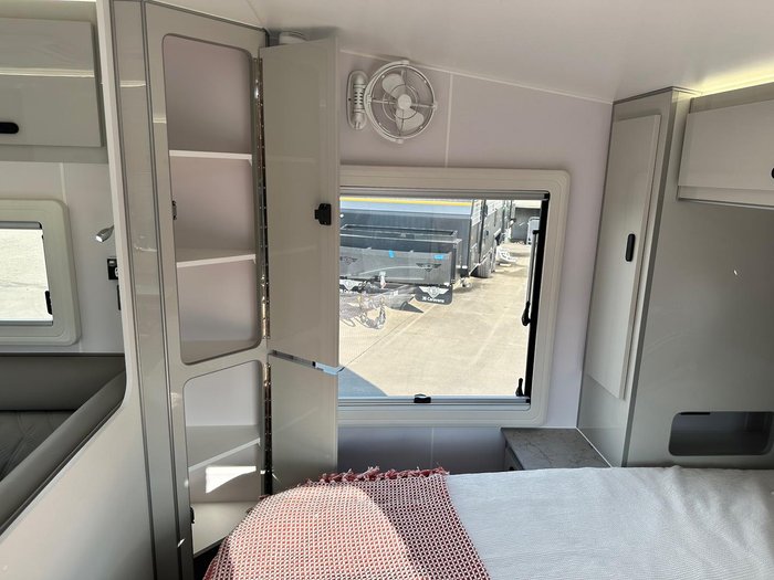 2025 JB Caravans 17'10