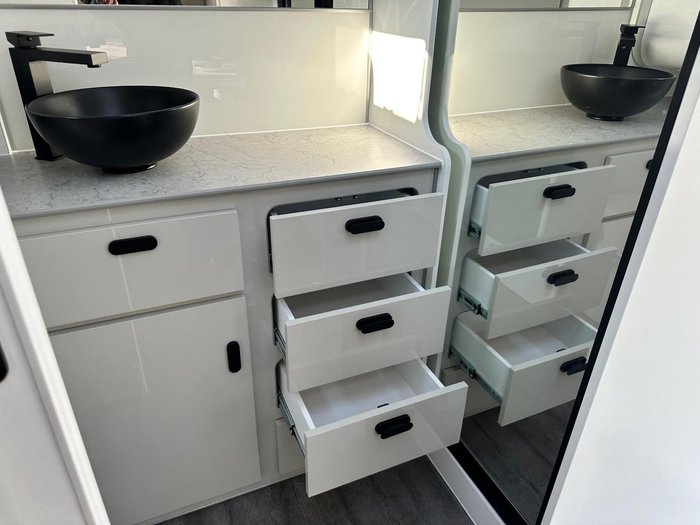 2025 JB Caravans 17'10