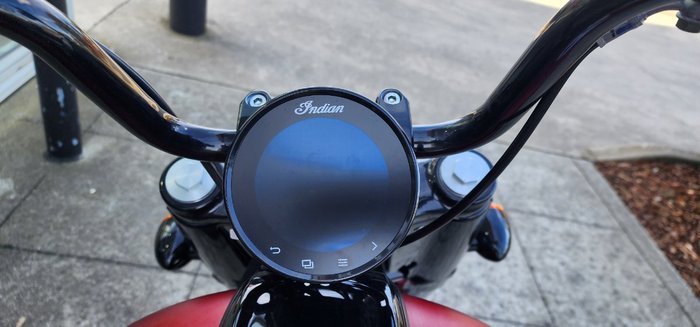 2023 Indian CHIEF BOBBER DARK HORSE RED