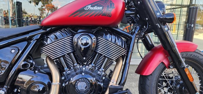 2023 Indian CHIEF BOBBER DARK HORSE RED