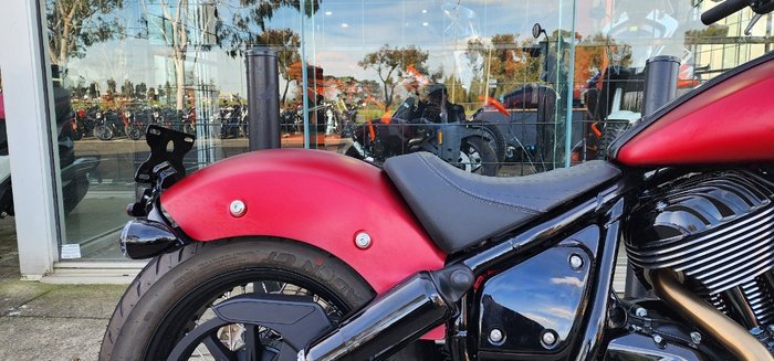 2023 Indian CHIEF BOBBER DARK HORSE RED