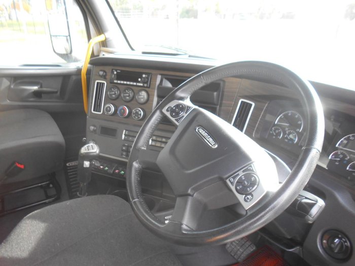 2023 Freightliner Cascadia 126 Tipper SILVER