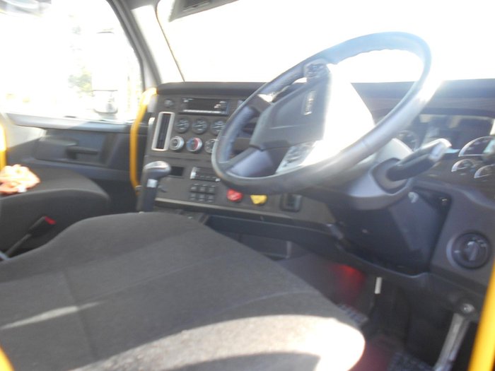 2023 Freightliner Cascadia 126 Tipper SILVER