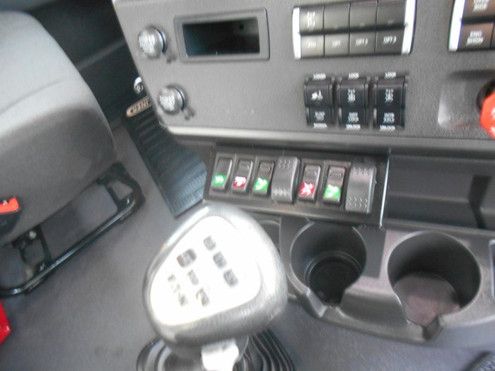 2023 Freightliner Cascadia 126 Tipper SILVER