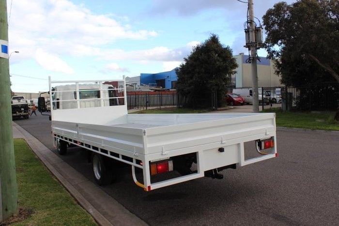 2014 Isuzu N Series NPR 400 WHITE