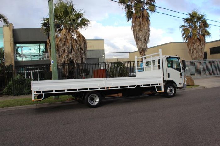 2014 Isuzu N Series NPR 400 WHITE