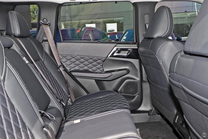 2024 Mitsubishi Outlander PHEV Exceed