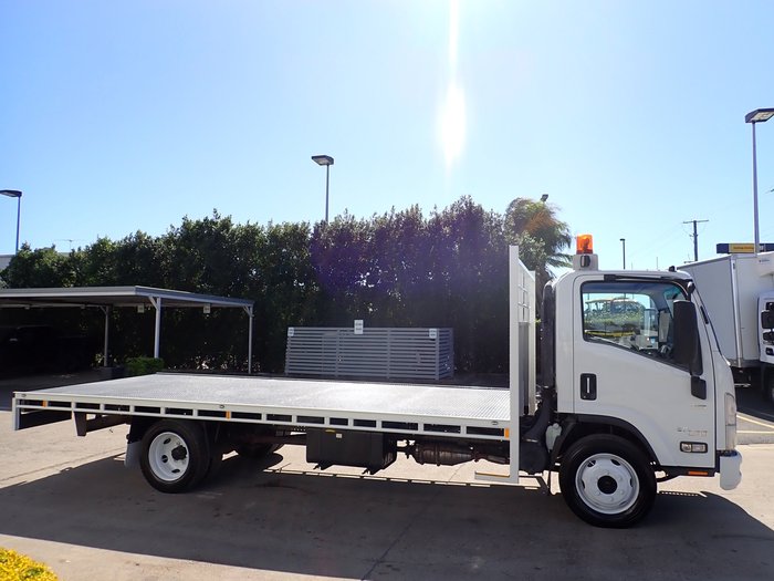 2016 ISUZU NQR 87-190 WHITE