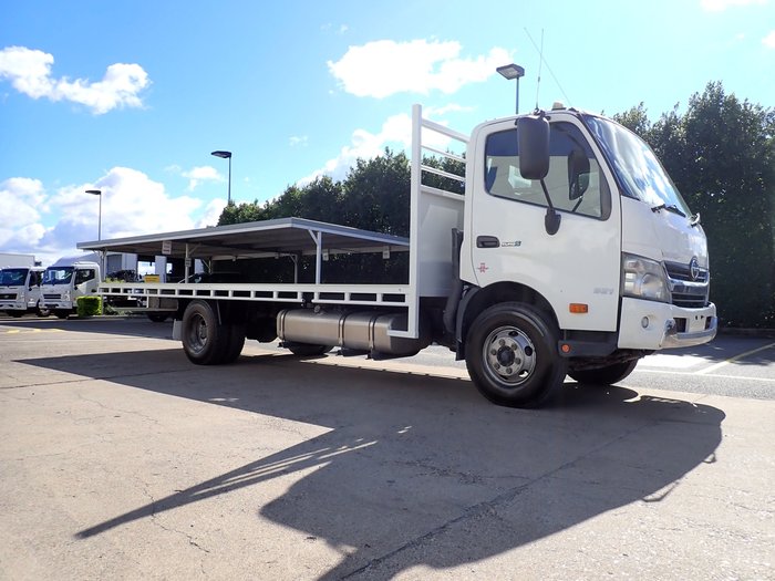 2015 HINO 300 921 WHITE