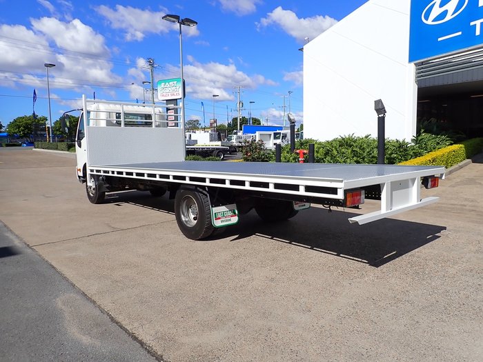 2015 HINO 300 921 WHITE