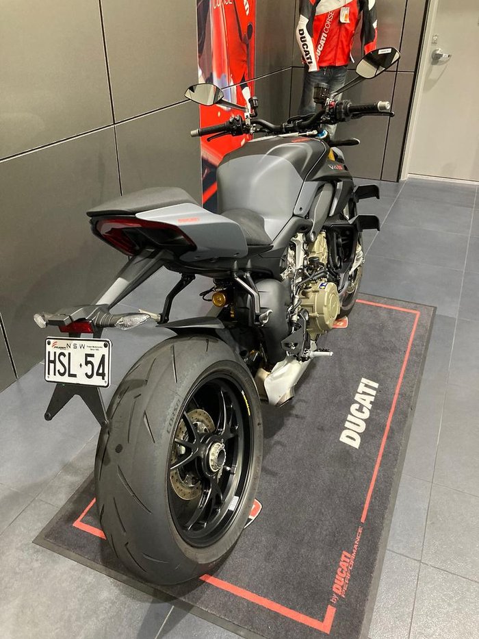 2024 Ducati Streetfighter V4 S Streetfighter Grey