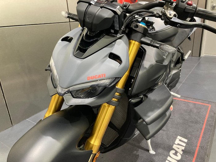 2024 Ducati Streetfighter V4 S Streetfighter Grey