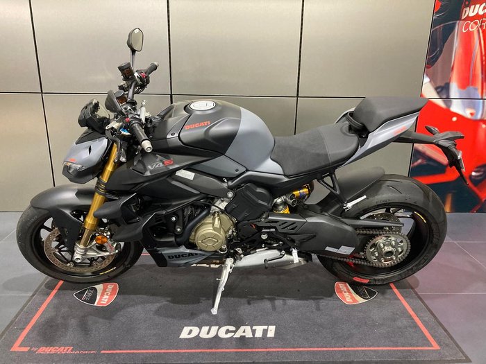2024 Ducati Streetfighter V4 S Streetfighter Grey