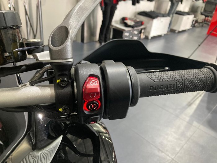 2025 Ducati Multistrada V4S Multistrada Black