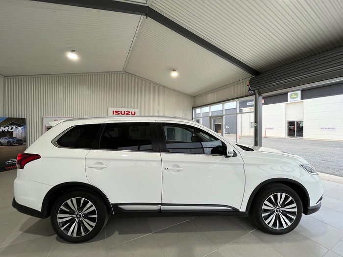 2020 Mitsubishi Outlander LS