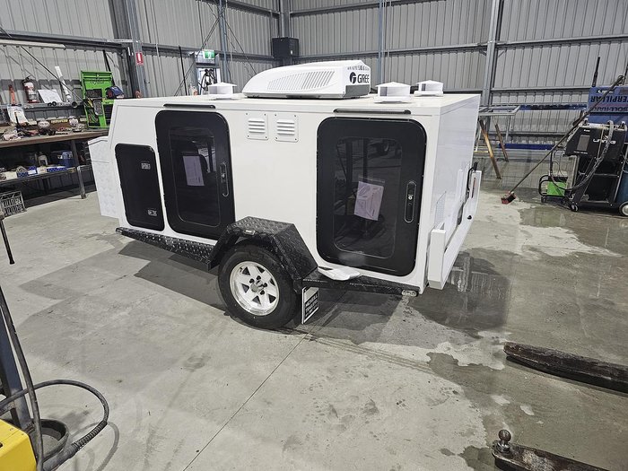 2025 McNeill 4 Dog Deluxe