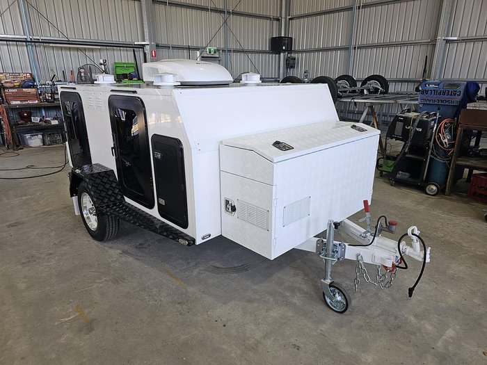 2025 McNeill 4 Dog Deluxe