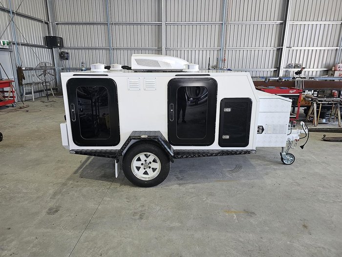 2025 McNeill 4 Dog Deluxe