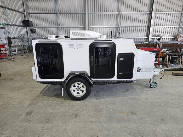 2025 McNeill 4 Dog Deluxe