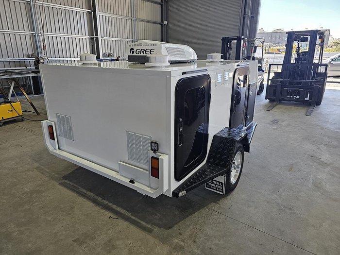 2025 McNeill 4 Dog Deluxe