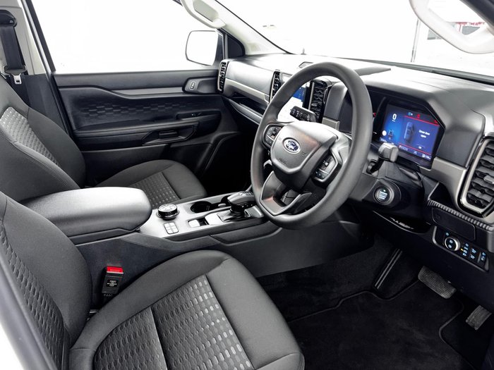 2025 Ford Everest Ambiente