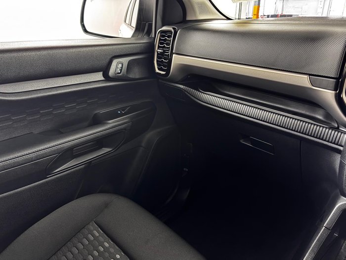 2025 Ford Everest Ambiente