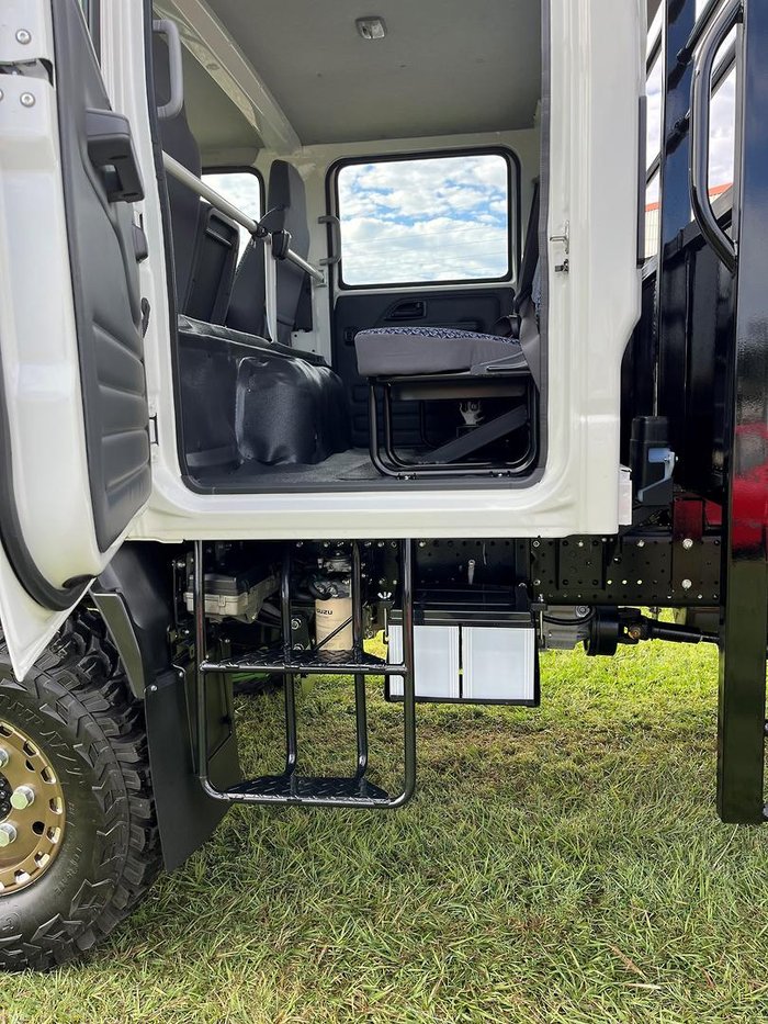 2025 Isuzu N Series NPS 75/45-155 White