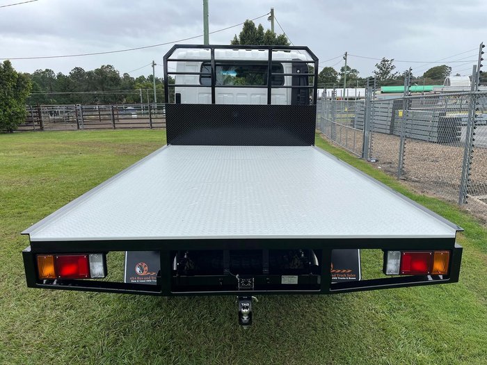 2025 Isuzu N Series NPS 75/45-155 White