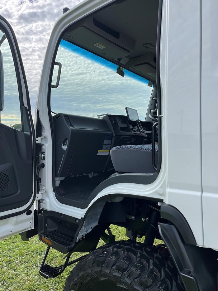 2025 Isuzu N Series NPS 75/45-155 White