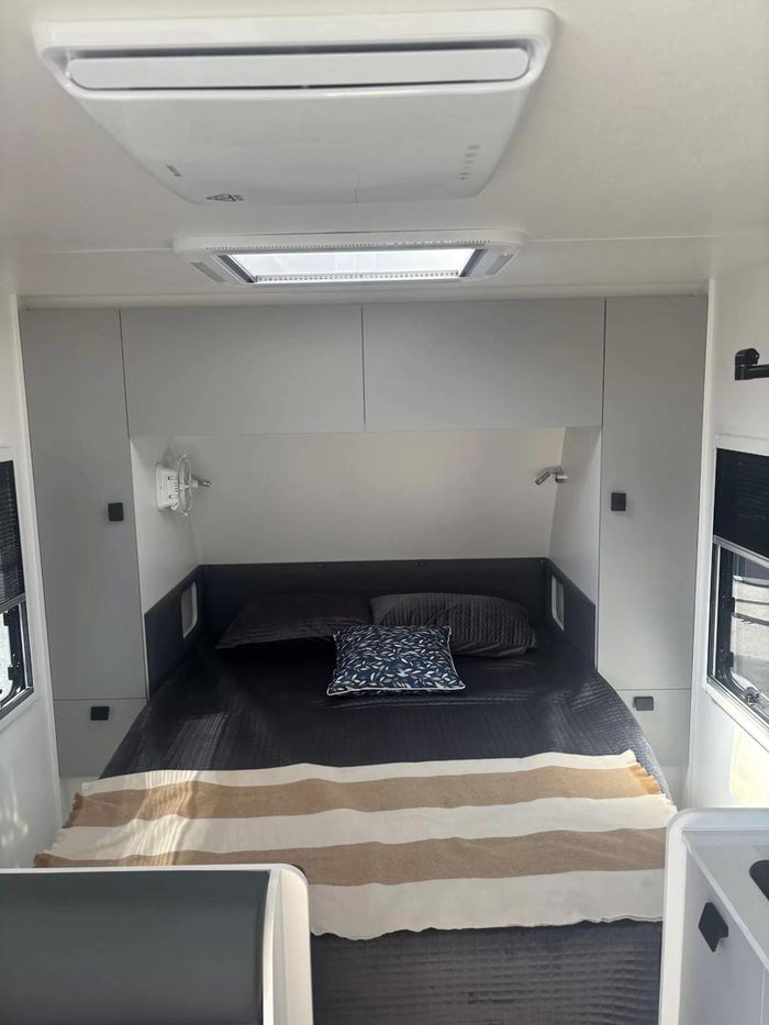 2025 New Age Caravans New Age Caravan Manta Ray Mr16e Adventurer