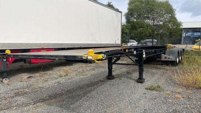 2014 Vawdrey 40' A & B Skel Black