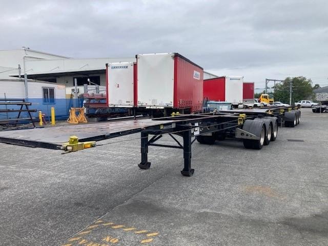 2014 Vawdrey 40' A & B Skel Black