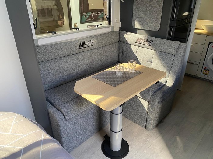 2025 Millard Toura-X 17'6 Centre Door L-Lounge