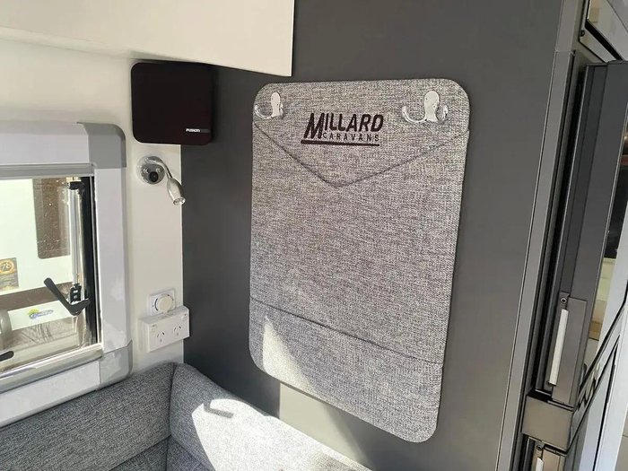 2025 Millard 2025 Millard Toura-X 17'6 Centre Door L-Lounge