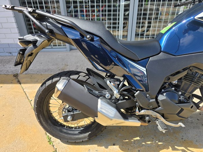 2025 Kawasaki VERSYS-X 300 BURGUNDY