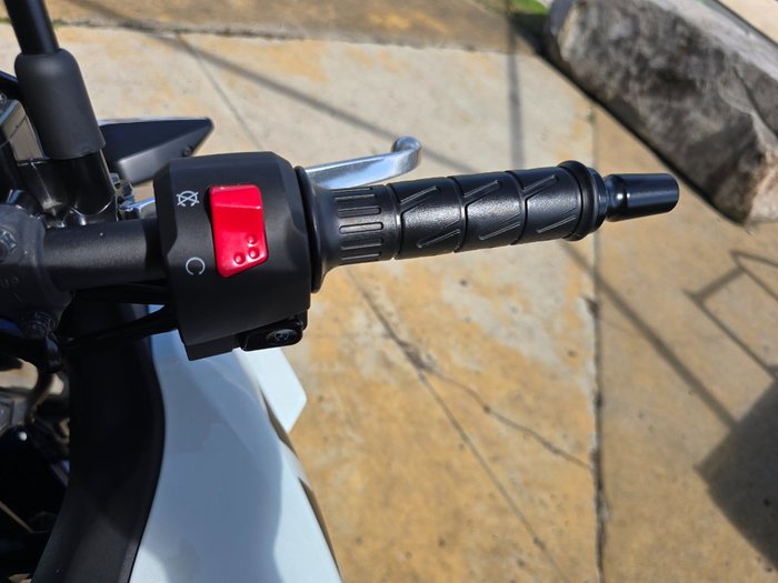 2025 Kawasaki VERSYS-X 300 BURGUNDY