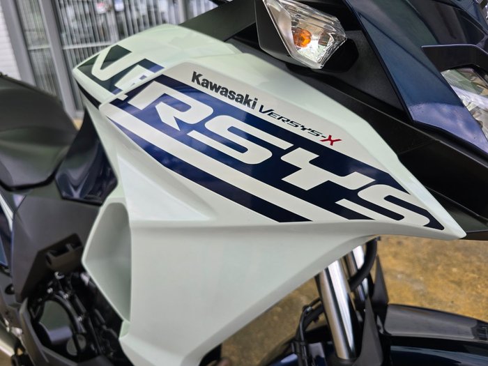2025 Kawasaki VERSYS-X 300