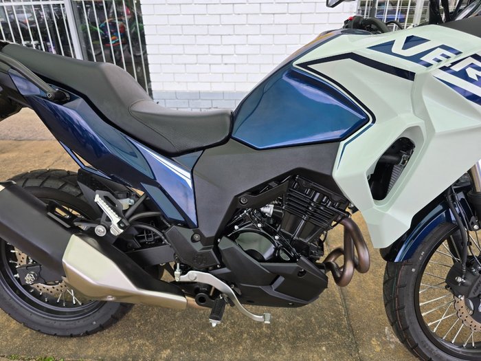 2025 Kawasaki VERSYS-X 300