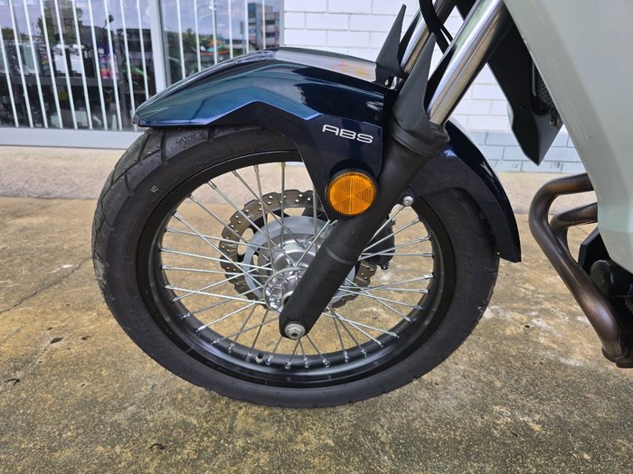 2025 Kawasaki VERSYS-X 300