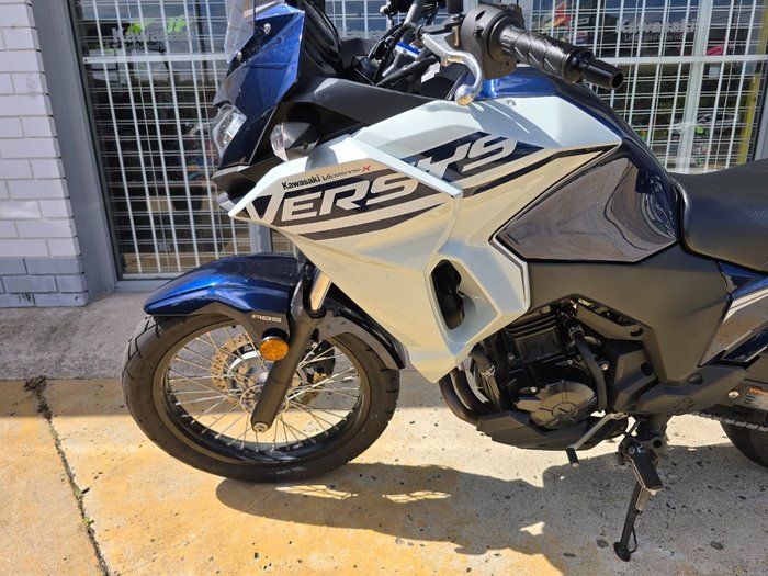 2025 Kawasaki VERSYS-X 300 BURGUNDY