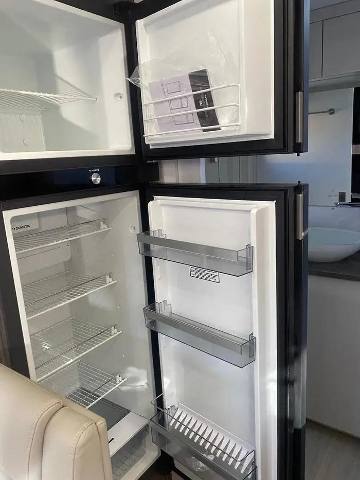 2025 Millard 2025 Millard Mflow X-Rider 21'6 Side Club