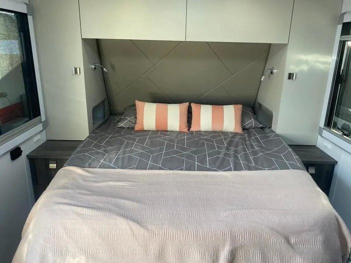 2025 Millard 2025 Millard Mflow X-Rider 21'6 Side Club