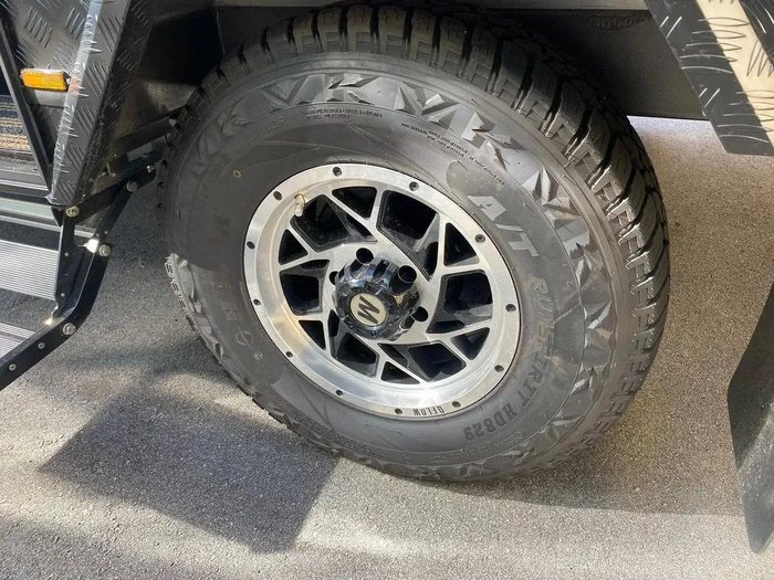 2025 Millard 2025 Millard Mflow X-Rider 17'6 Centre Door