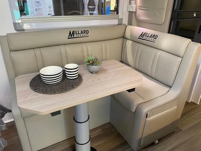 2025 Millard 2025 Millard Mflow X-Rider 17'6 Centre Door