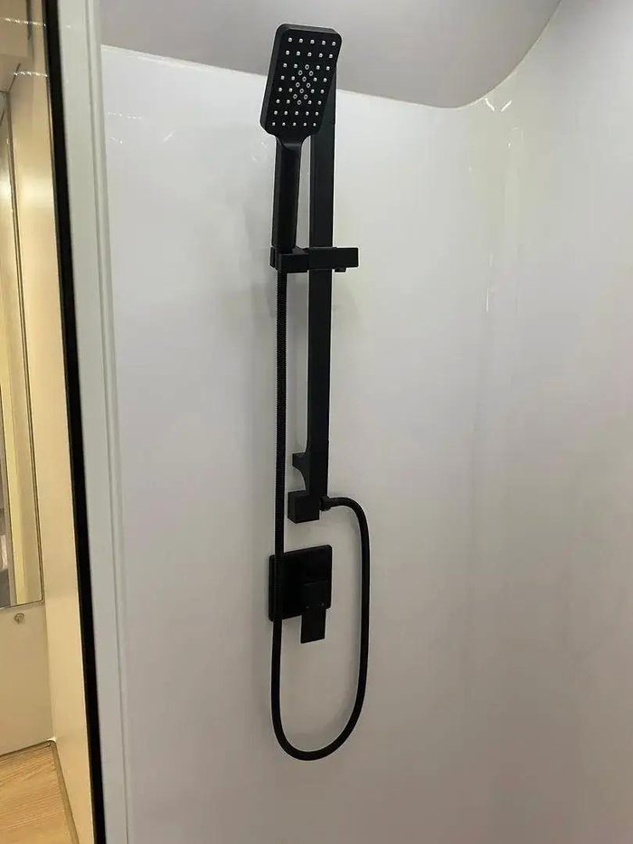 2025 Millard 2025 Millard Mflow X-Rider 17'6 Centre Door