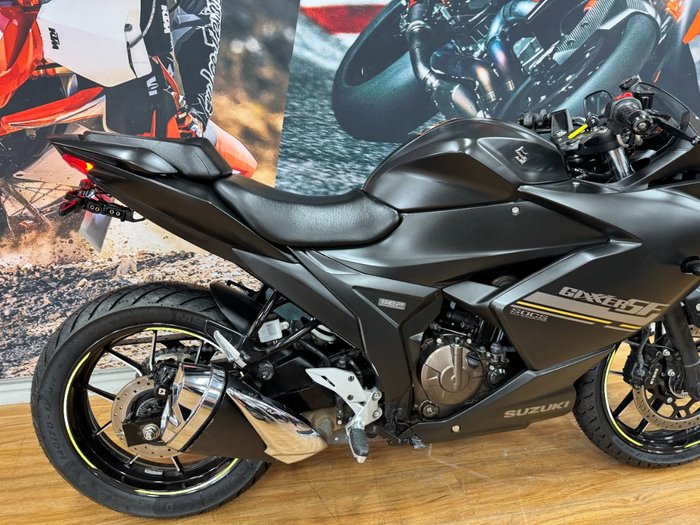 2023 Suzuki GIXXER SF MATTE GRAY