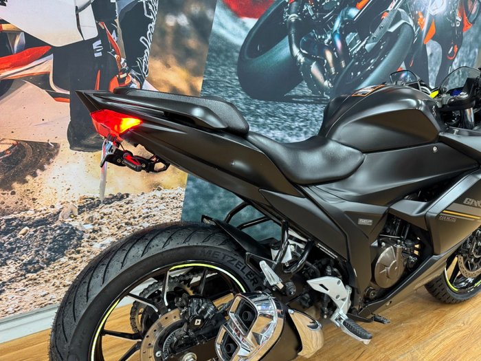 2023 Suzuki GIXXER SF MATTE GRAY