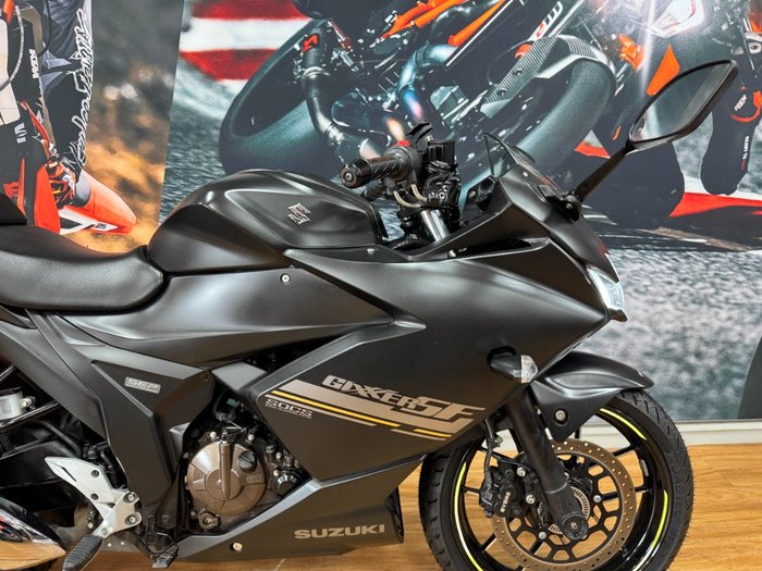2023 Suzuki GIXXER SF MATTE GRAY