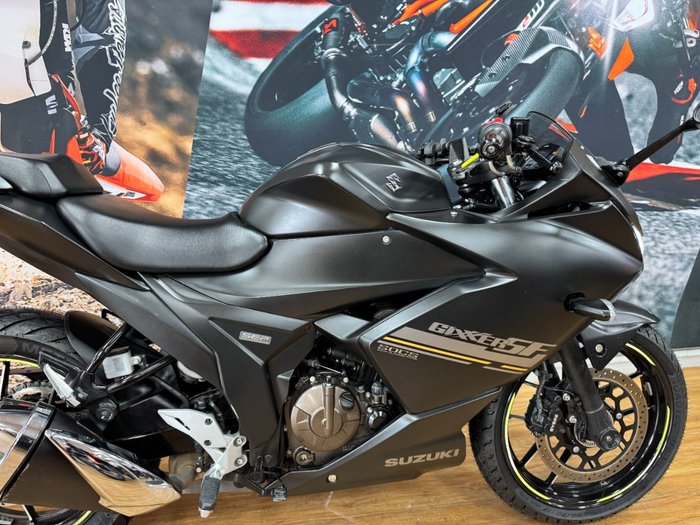 2023 Suzuki GIXXER SF MATTE GRAY